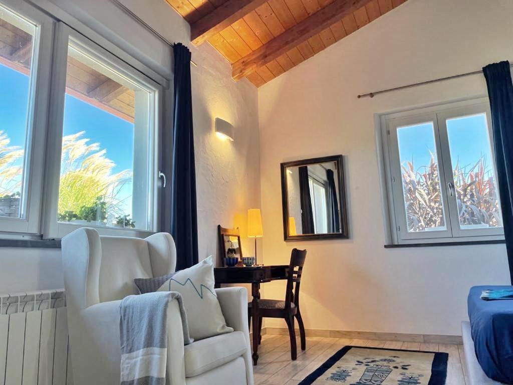 Is Cheas Wine Farm Boutique Hotel San Vero Milis Экстерьер фото